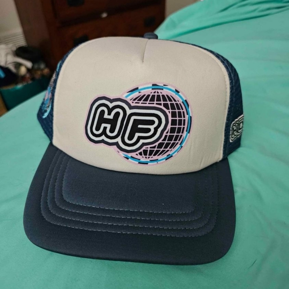 HOMME FEMME TRUCKER HAT NEW